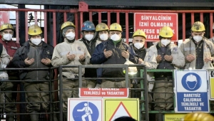 Zonguldak'ta madenciler Çanakkale şehitleri için dua etti