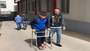 Adana'da evlerinde uyuşturucu bulunan iki zanlı tutuklandı