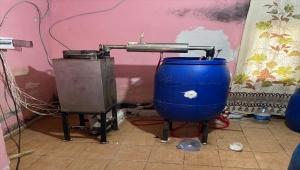 Adana'da sahte içki ve kaçak ürün operasyonunda 10 zanlı yakalandı