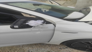 Adıyaman'da otomobilin aynasına uyuşturucu saklayan 2 şüpheli tutuklandı