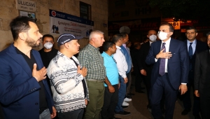 AK Parti Sözcüsü Ömer Çelik, Adana'da gençlerle buluştu: