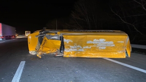 Anadolu Otoyolu'nda otomobille panelvanın çarpıştığı kazada 7 kişi yaralandı