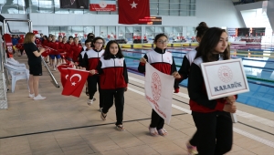 Anadolu Yıldızlar Ligi Yüzme Yarışları'nda yarı final müsabakaları Karabük'te başladı