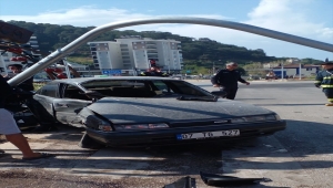 Antalya'da banka para nakil aracıyla otomobil çarpıştı, 4 kişi yaralandı