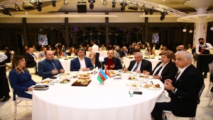 Azerbaycan'daki Türk iş adamları iftar programında buluştu