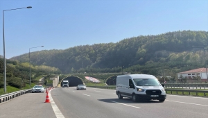 Bayram için yola çıkacak sürücülere "cep telefonu ve emniyet kemeri" uyarısı