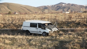 Bitlis'te içinde düzensiz göçmenlerin bulunduğu minibüs takla attı: 4 ölü, 25 yaralı