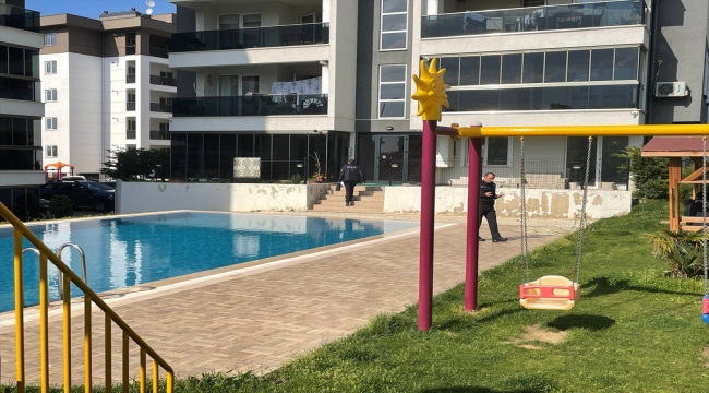 Bursa'da sitenin havuzunda boğulma tehlikesi geçiren çocuk tedaviye alındı
