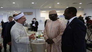 Diyanet İşleri Başkanı Erbaş, bazı İslam ülkelerinin büyükelçileriyle iftarda bir araya geldi