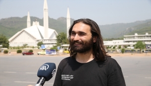 Dünyayı dolaşan Türk gezgin Pakistan'da Türkiye sevgisiyle karşılandı