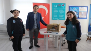 Edirne'de öğrenciler atık malzemelerden "akıllı yem kulübesi" tasarladı