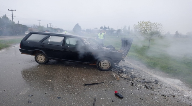 Edirne'de otomobiller çarpıştı, 1 kişi öldü, 1 kişi yaralandı