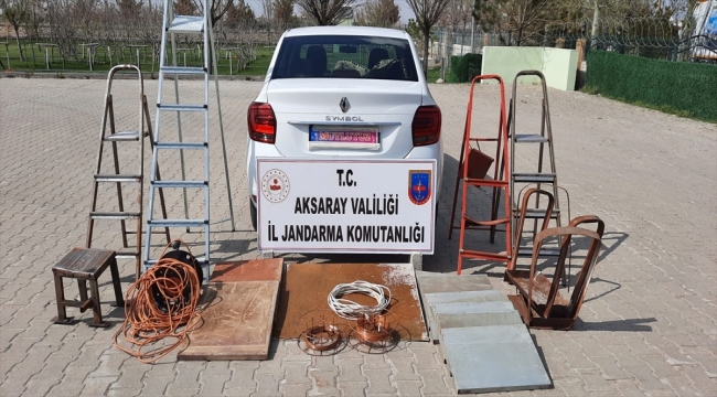 "Evleniyoruz, mutluyuz" yazılarıyla araç plakasını kapatan hırsızlık şüphelisi tutuklandı
