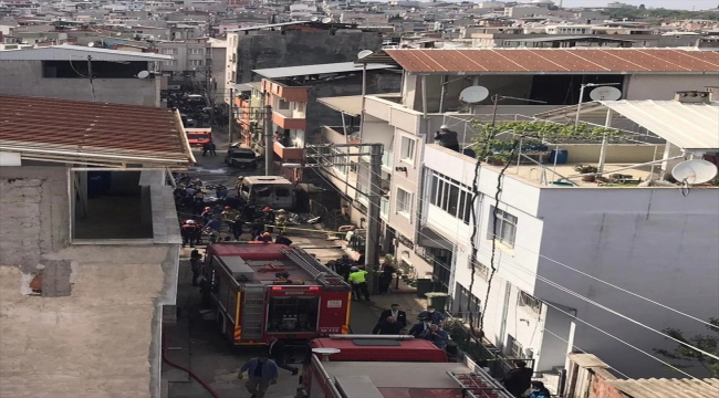 GÜNCELLEME 3 - Bursa'da evlerin arasına düşen uçaktaki 2 pilot hayatını kaybetti