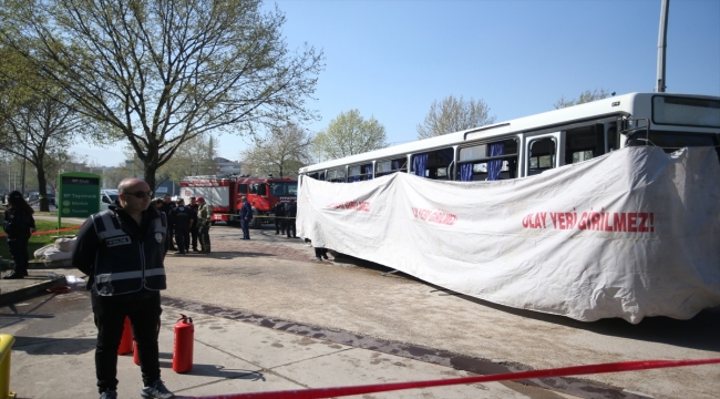 GÜNCELLEME 3 - Bursa'da infaz koruma memurlarını taşıyan servisin geçişi sırasında patlama