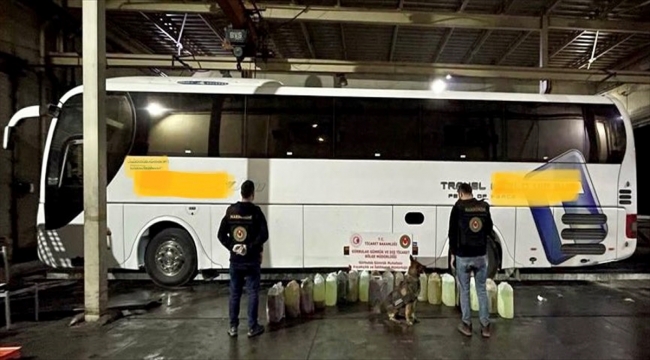 Gürbulak Gümrük Kapısı'nda 345 kilogram sıvı uyuşturucu ele geçirildi