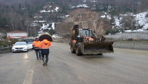 Heyelan sonrası Bolu Dağı Tüneli'nde yol açma çalışmaları sürüyor