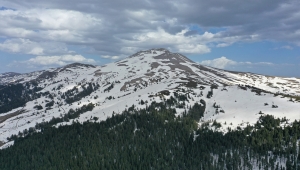 Ilgaz'ın yüksek kesimlerindeki kar dron ile görüntülendi