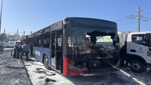 İzmir'de belediye otobüsü yandı