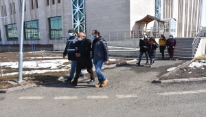 Kars'ta "ucuz altın" vaadiyle dolandırıcılık yaptığı öne sürülen zanlı tutuklandı