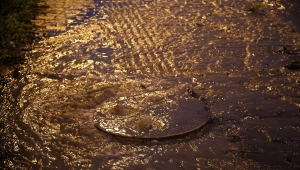 Kastamonu'da etkili olan sağanak sürücülere zor anlar yaşattı