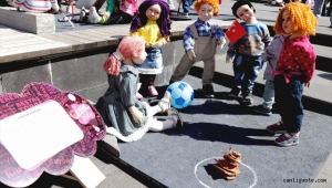 Kayseri Kalesi'nde "70, 80 ve 90'lar Sokakta Oynuyor Çocuklar" sergisi