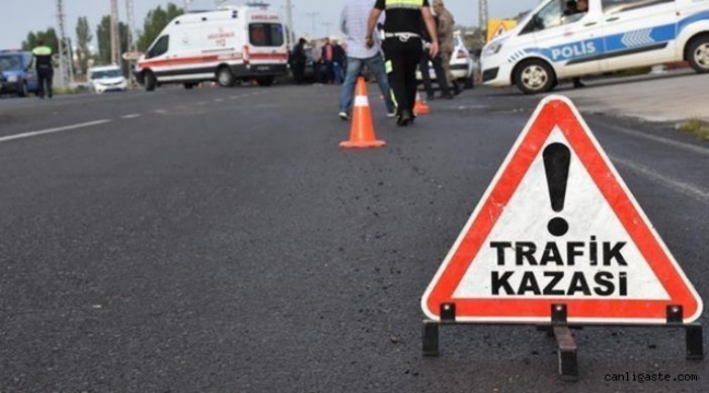 Kayseri Kocasinan Bulvarı'nda otomobil bariyerlere çarptı: 4 yaralı