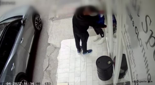 Kayseri'de cansız manken üzerindeki eşofmanı çalan şüpheli yakalandı