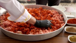 Kayseri'ye özgü lezzet "sucuk içi" ramazan sofralarında