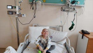 Lösemi hastası 4 yaşındaki Ömer'e babasının kök hücresi "hayat" olacak