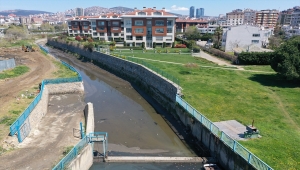 Maltepe sakinleri Dragos Deresi'ndeki kirlilik ve kötü kokudan şikayetçi