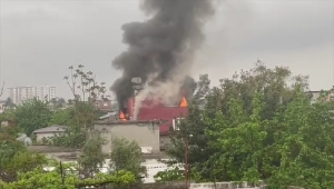 Mersin'de ev yangınında anne ile kızı dumandan etkilendi