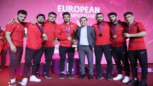 Milli güreşçiler Budapeşte'de ilkleri başardı