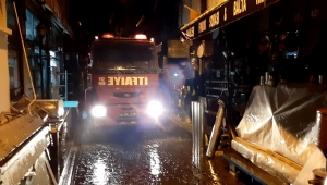 Mudurnu'da evinde çıkan yangında dumandan etkilenen kişi hastaneye kaldırıldı