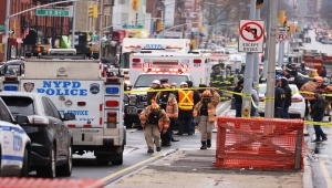 New York'ta Brooklyn bölgesinde metroda silahlı saldırı