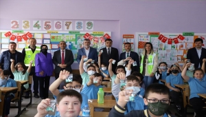 Ordu'da 10 bin ilkokul öğrencisine meyve ve sebze tohumu dağıtımına başlandı