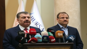 Sağlık Bakanı Koca, Bursa'da gazetecilerin sorularını yanıtladı: