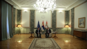 Sırbistan Cumhurbaşkanı Vucic, AB Belgrad-Priştine Diyaloğu Özel Temsilcisi ile görüştü