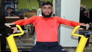 Sporla hayata tutunan doğuştan engelli Sezer, örnek olmak istiyor