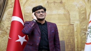 Suudi Arabistan'daki ezan okuma yarışmasının birincisi Sivas Valisi Ayhan'ı ziyaret etti