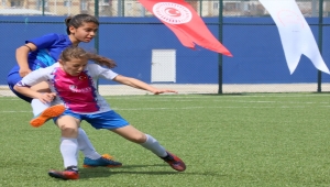 TBMM 23 Nisan Futbol Turnuvası'nın yarı finalleri tamamlandı