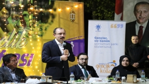 Ticaret Bakanı Muş, Denizli'de gençlerle sahurda bir araya geldi