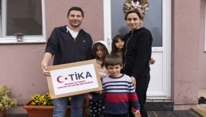 TİKA, Bosna Hersek'teki Ukraynalı mültecilere yardım paketi ulaştırdı