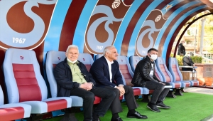 Trabzon'daki spor temalı otobüs durakları dikkati çekiyor
