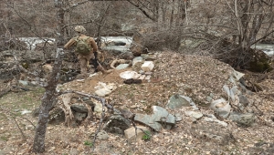 Tunceli'de teröristlerin kullandığı 5 sığınak imha edildi