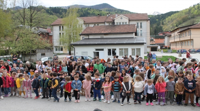 YEE, Bosna'da "Çocuklarla Masal ve Müzik" programı düzenledi