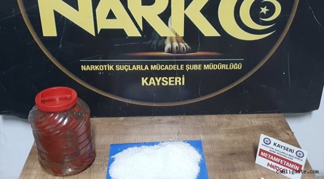 Kayseri'de salça bidonuna gizlenmiş uyuşturucu ele geçirildi