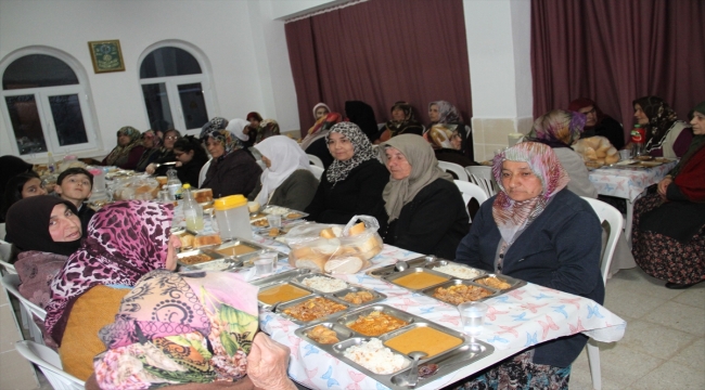 Yozgat'ın Çamlıbel köyünde 30 yıldır tek iftar sofrası kuruluyor