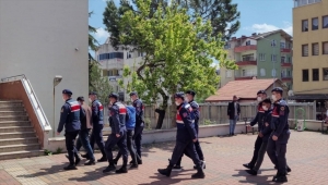 Zonguldak'ta depodaki demirleri keserken yakalanan 4 hırsızlık zanlısından 3'ü tutuklandı