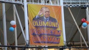 Adana'da düzenlenen "Bir Gençlik Şöleni" konserlerle sona erdi